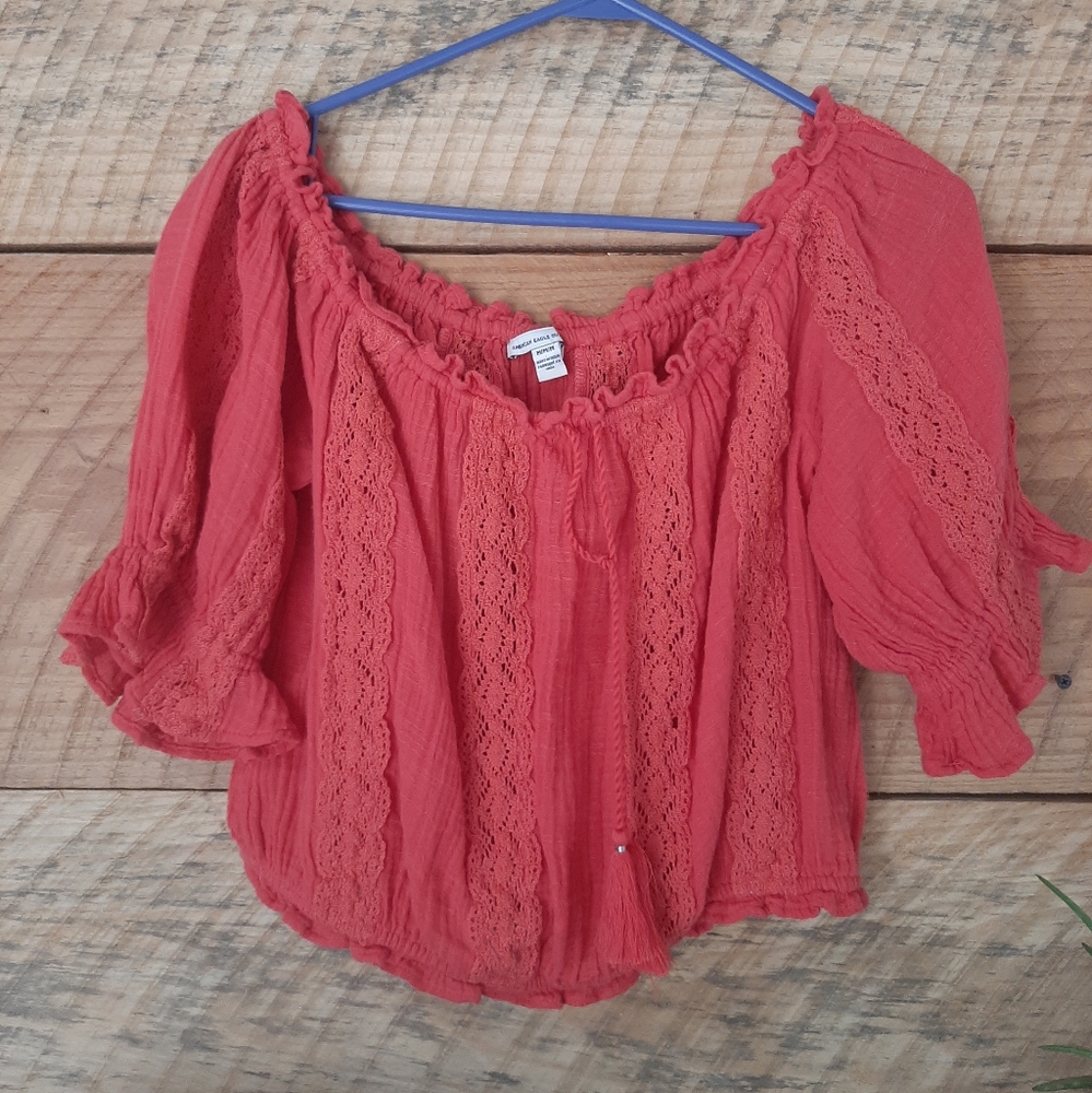 American EAGLE pink knit crop top, half arm length SIZE MEDIUM blouse